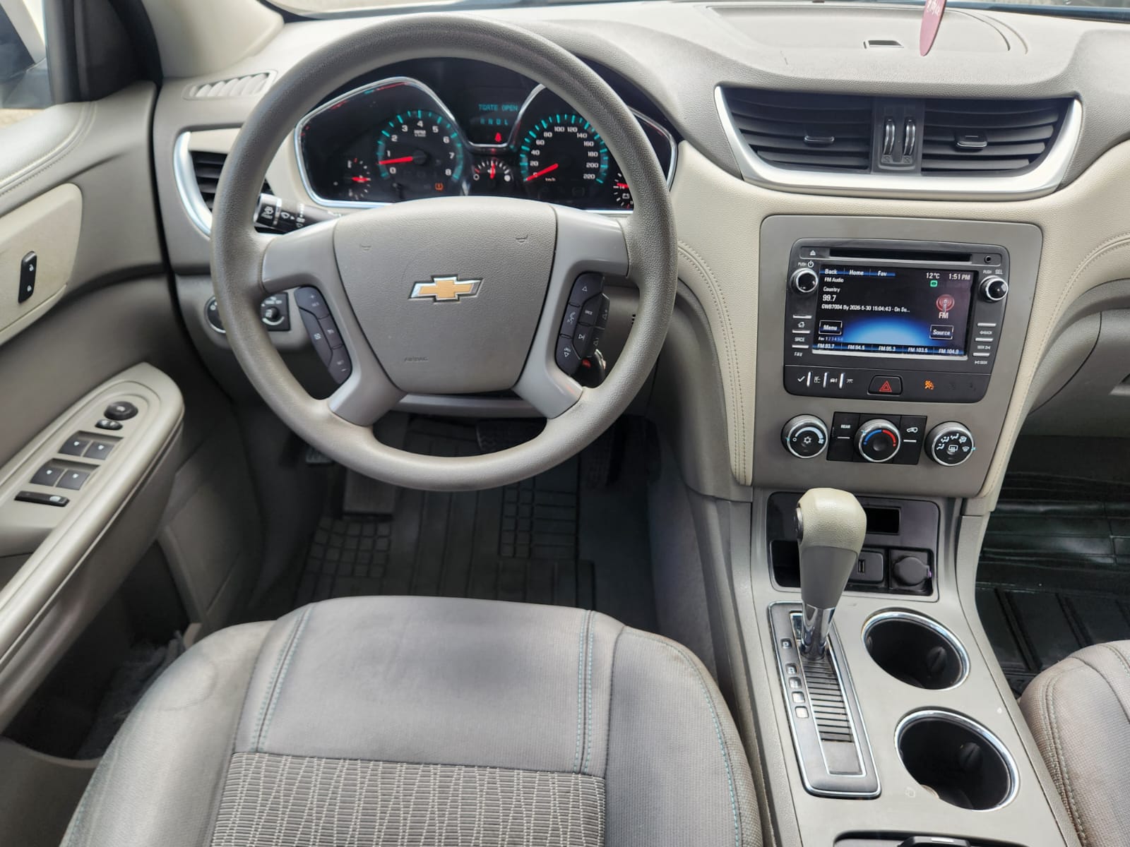 2016 Chevy traverse 8 seats
