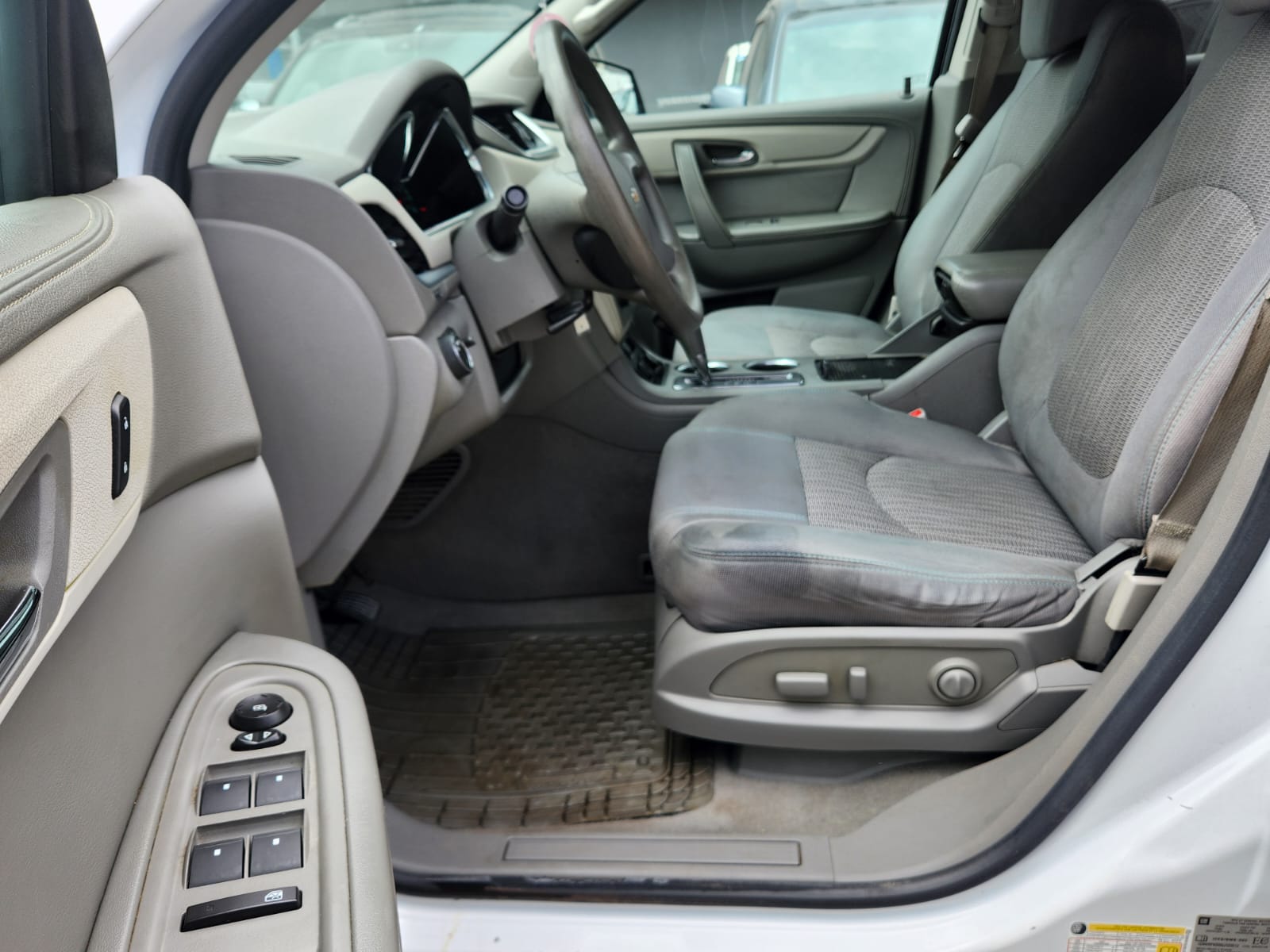 2016 Chevy traverse 8 seats