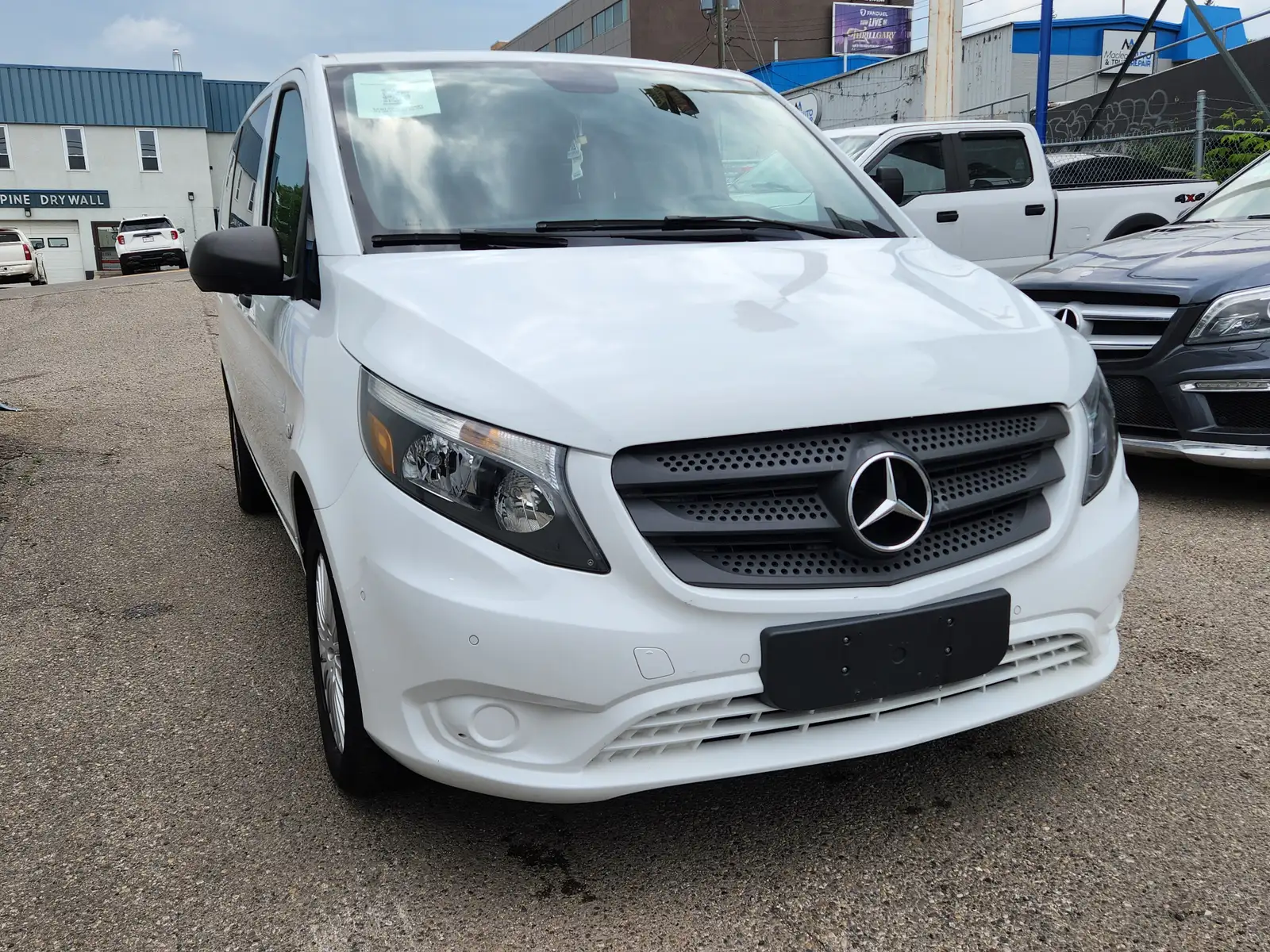 2017 Mercedes Benz Metris 8Passengers