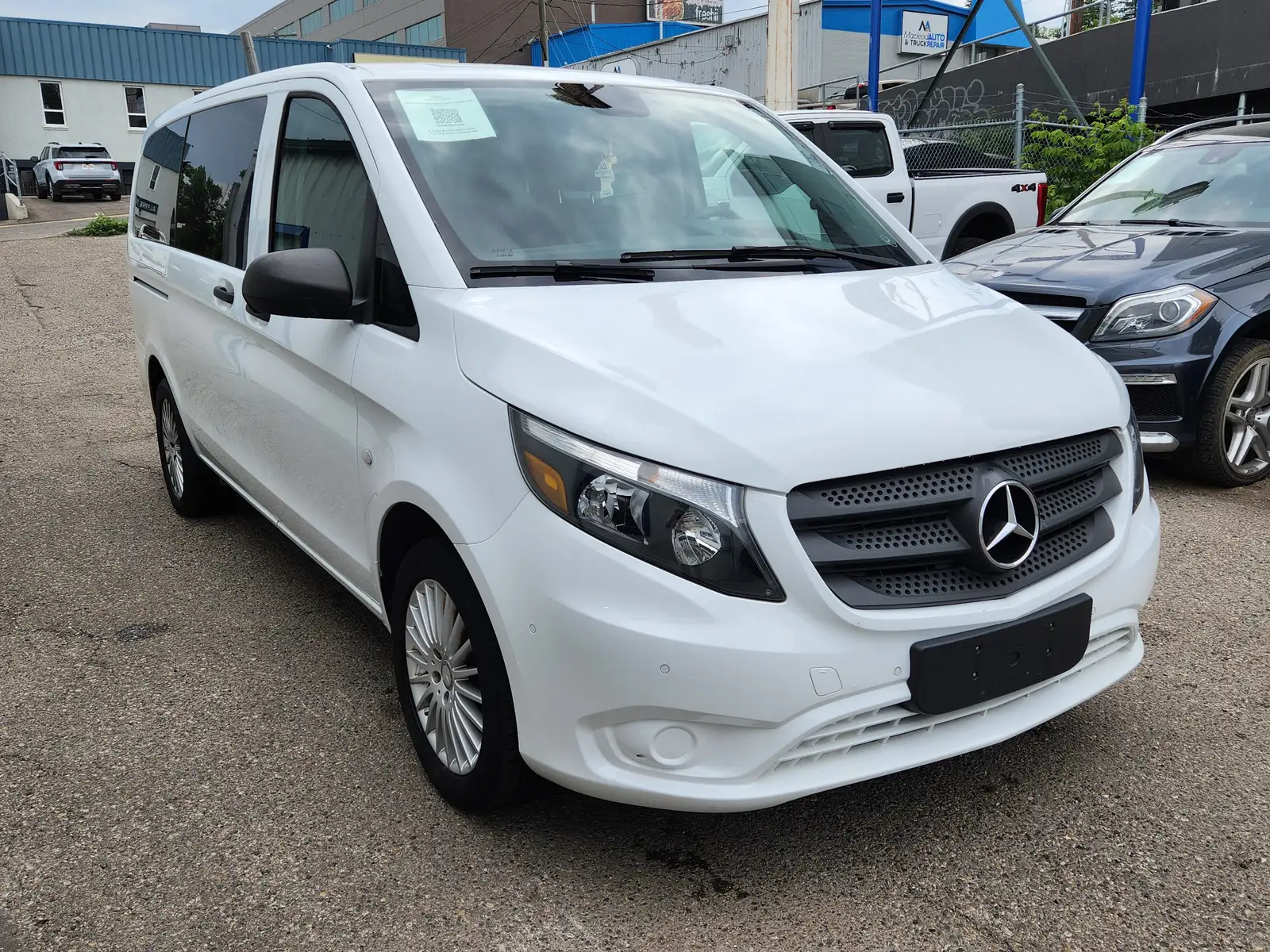 2017 Mercedes Benz Metris 8Passengers