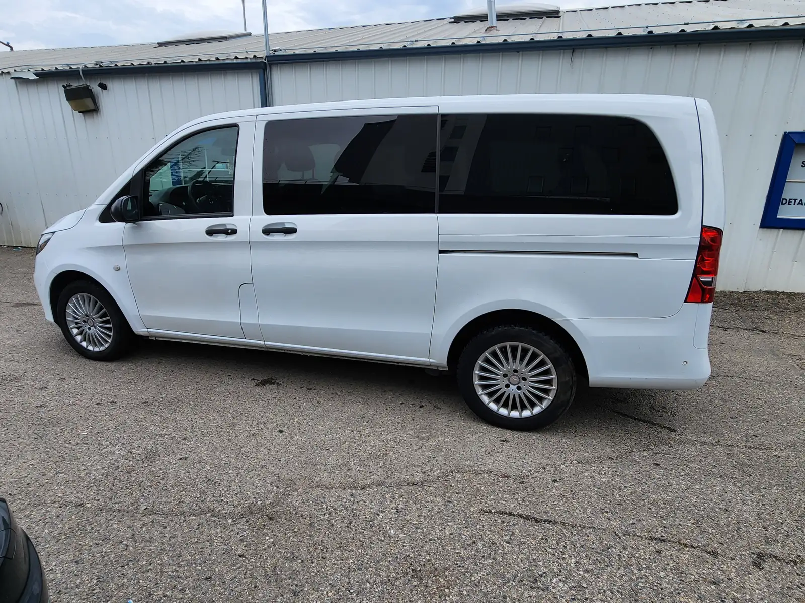 2017 Mercedes Benz Metris 8Passengers