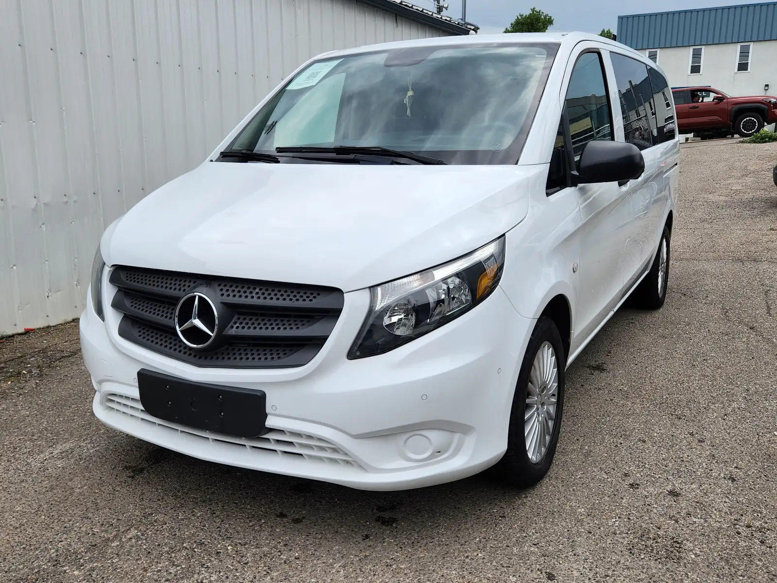 2017 Mercedes Benz Metris 8Passengers